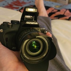 Olympus E-420 Digital SLR W/ Lens and Lens Hood